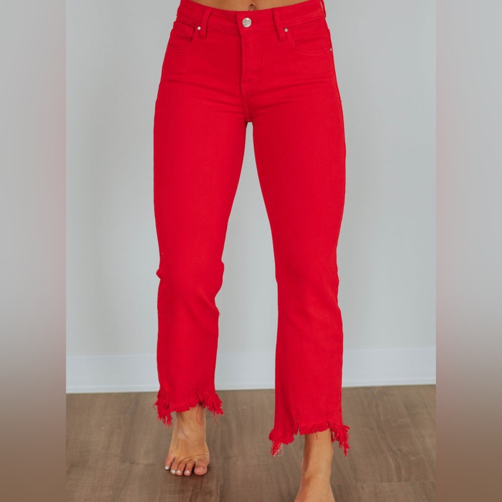 RISEN MID-RISE STRAIGHT LEG UNEVEN HEM STRETCH DENIM JEANS / FIESTA RED/ SIZE 1X